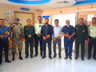 تجلیل از پرستاران بیمارستان فاطمیه بادرود توسط نیروی نظامی ، انتظامی و بسیجیان