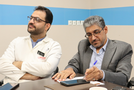 جلسه ریاست بیمارستان با مسئولان بخش ها