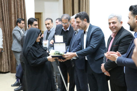 مراسم تجلیل از خیرین سلامت بیمارستان فاطمیه بادرود