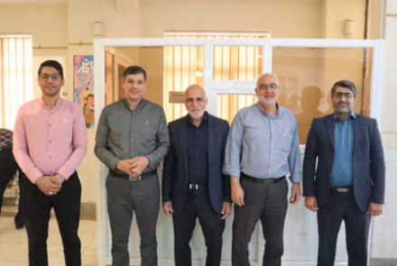 حکم ریاست بیمارستان فاطمیه بادرود از طرف دکترشیرانی باحضور مسئولین استانی و منطقه ای، درسینمافرهنگ بادرود به #دکترزاهدی اعطاء گردید.