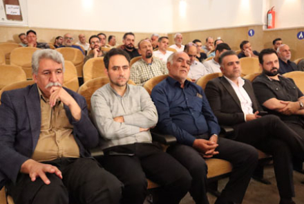 حکم ریاست بیمارستان فاطمیه بادرود از طرف دکترشیرانی باحضور مسئولین استانی و منطقه ای، درسینمافرهنگ بادرود به #دکترزاهدی اعطاء گردید.