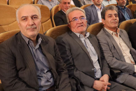 حکم ریاست بیمارستان فاطمیه بادرود از طرف دکترشیرانی باحضور مسئولین استانی و منطقه ای، درسینمافرهنگ بادرود به #دکترزاهدی اعطاء گردید.