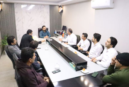 به مناسبت فرا رسیدن ٢٦ آذر روز حمل و نقل و رانندگان از همکاران واحد نقلیه بیمارستان فاطمیه بادرود تقدیر شد