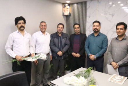 به مناسبت فرا رسیدن ٢٦ آذر روز حمل و نقل و رانندگان از همکاران واحد نقلیه بیمارستان فاطمیه بادرود تقدیر شد