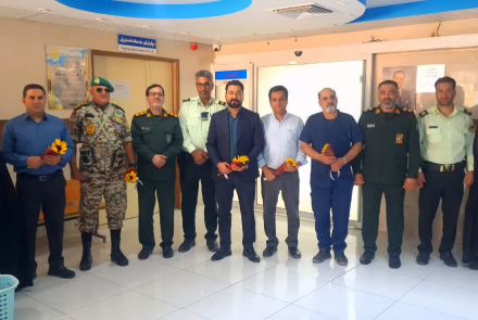 تجلیل از پرستاران بیمارستان فاطمیه بادرود توسط نیروی نظامی ، انتظامی و بسیجیان