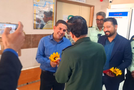 تجلیل از پرستاران بیمارستان فاطمیه بادرود توسط نیروی نظامی ، انتظامی و بسیجیان