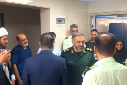 تجلیل از پرستاران بیمارستان فاطمیه بادرود توسط نیروی نظامی ، انتظامی و بسیجیان