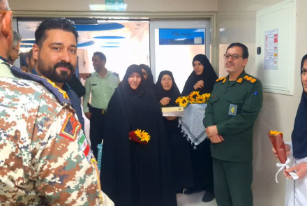 تجلیل از پرستاران بیمارستان فاطمیه بادرود توسط نیروی نظامی ، انتظامی و بسیجیان