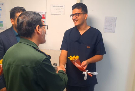 تجلیل از پرستاران بیمارستان فاطمیه بادرود توسط نیروی نظامی ، انتظامی و بسیجیان