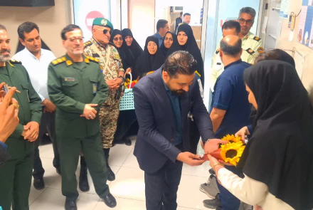 تجلیل از پرستاران بیمارستان فاطمیه بادرود توسط نیروی نظامی ، انتظامی و بسیجیان