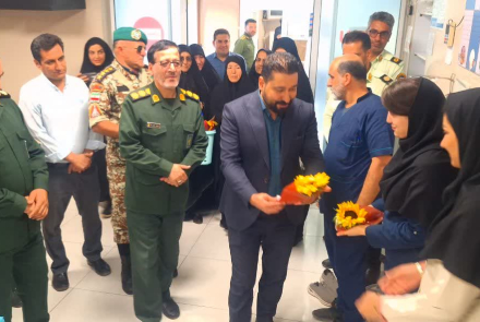تجلیل از پرستاران بیمارستان فاطمیه بادرود توسط نیروی نظامی ، انتظامی و بسیجیان