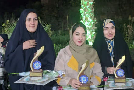 تجلیل از پرستاران بیمارستان بادرودونطنز در باغ دکتر محققی