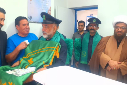 حضور خادمان به همراه پرچم متبرک بر بالین بیماران بیمارستان فاطمیه بادرود