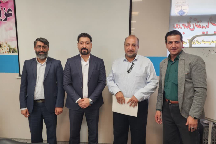 نشست صمیمی ریاست بیمارستان فاطمیه بادرود با خبرنگاران و فعالان فضای مجازی