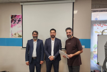 نشست صمیمی ریاست بیمارستان فاطمیه بادرود با خبرنگاران و فعالان فضای مجازی