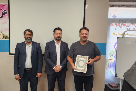 نشست صمیمی ریاست بیمارستان فاطمیه بادرود با خبرنگاران و فعالان فضای مجازی