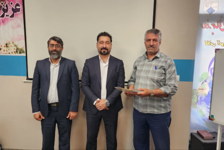 نشست صمیمی ریاست بیمارستان فاطمیه بادرود با خبرنگاران و فعالان فضای مجازی
