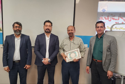 نشست صمیمی ریاست بیمارستان فاطمیه بادرود با خبرنگاران و فعالان فضای مجازی