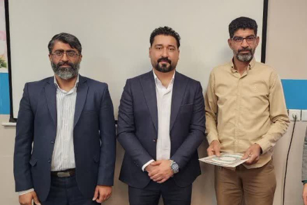 نشست صمیمی ریاست بیمارستان فاطمیه بادرود با خبرنگاران و فعالان فضای مجازی