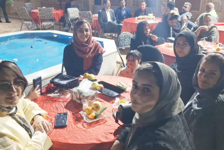 آیین تجلیل از پرستاران بیمارستان فاطمیه بادرود در سرای دکتر حسنعلی محققی برگزار شد.