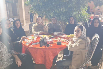 آیین تجلیل از پرستاران بیمارستان فاطمیه بادرود در سرای دکتر حسنعلی محققی برگزار شد.