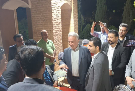 آیین تجلیل از پرستاران بیمارستان فاطمیه بادرود در سرای دکتر حسنعلی محققی برگزار شد.